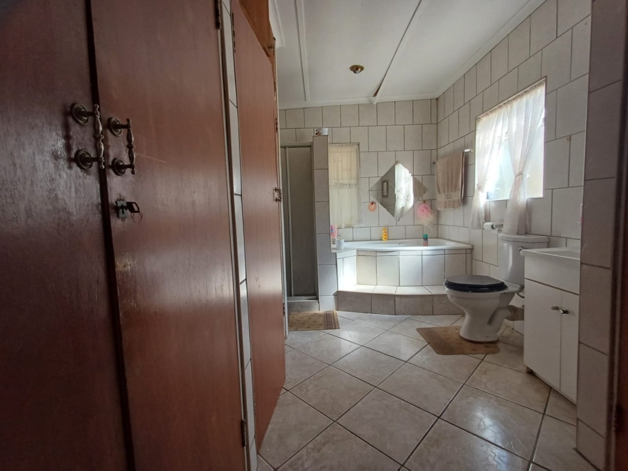 To Let 3 Bedroom Property for Rent in Adamayview North West